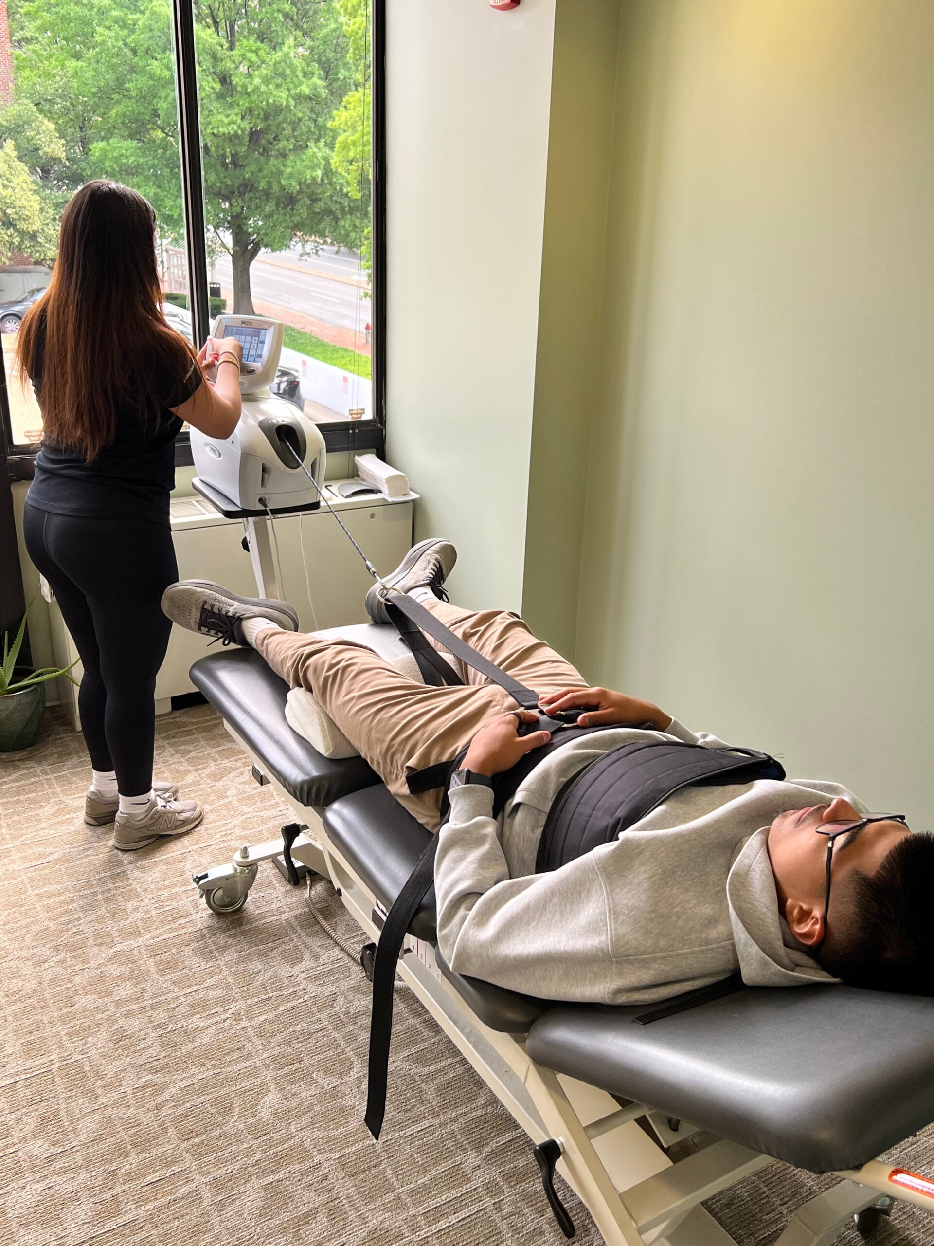 spinal decompression falls church