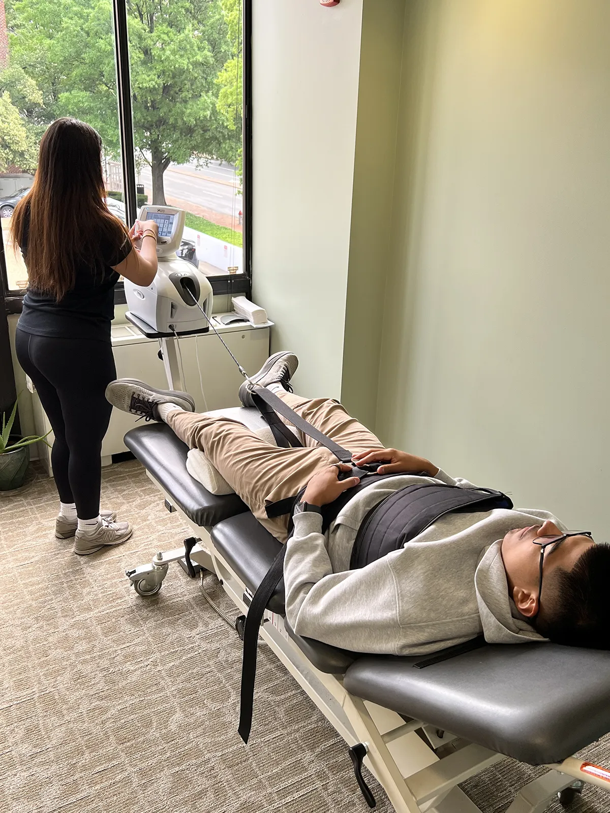 spinal decompression falls church